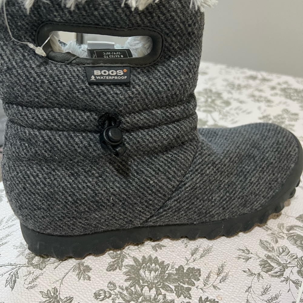 Bogs Boots - Picture 3 of 4